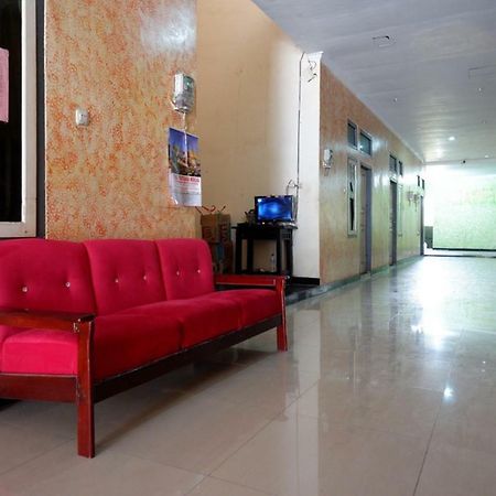 Reddoorz Near Gor Wisanggeni Hotel Tegal  Eksteriør billede